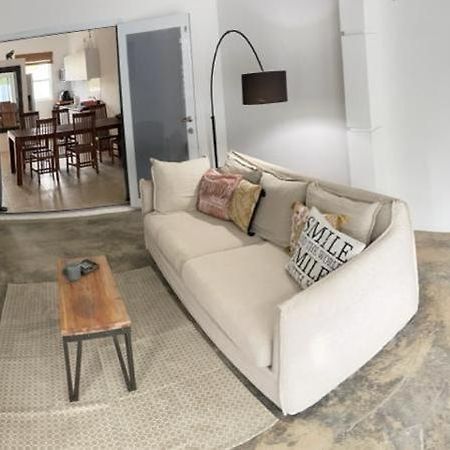 Villa Susanna 3 Bedroom 2 Bathroom House Sleeps 6Plus Willemstad Exterior photo