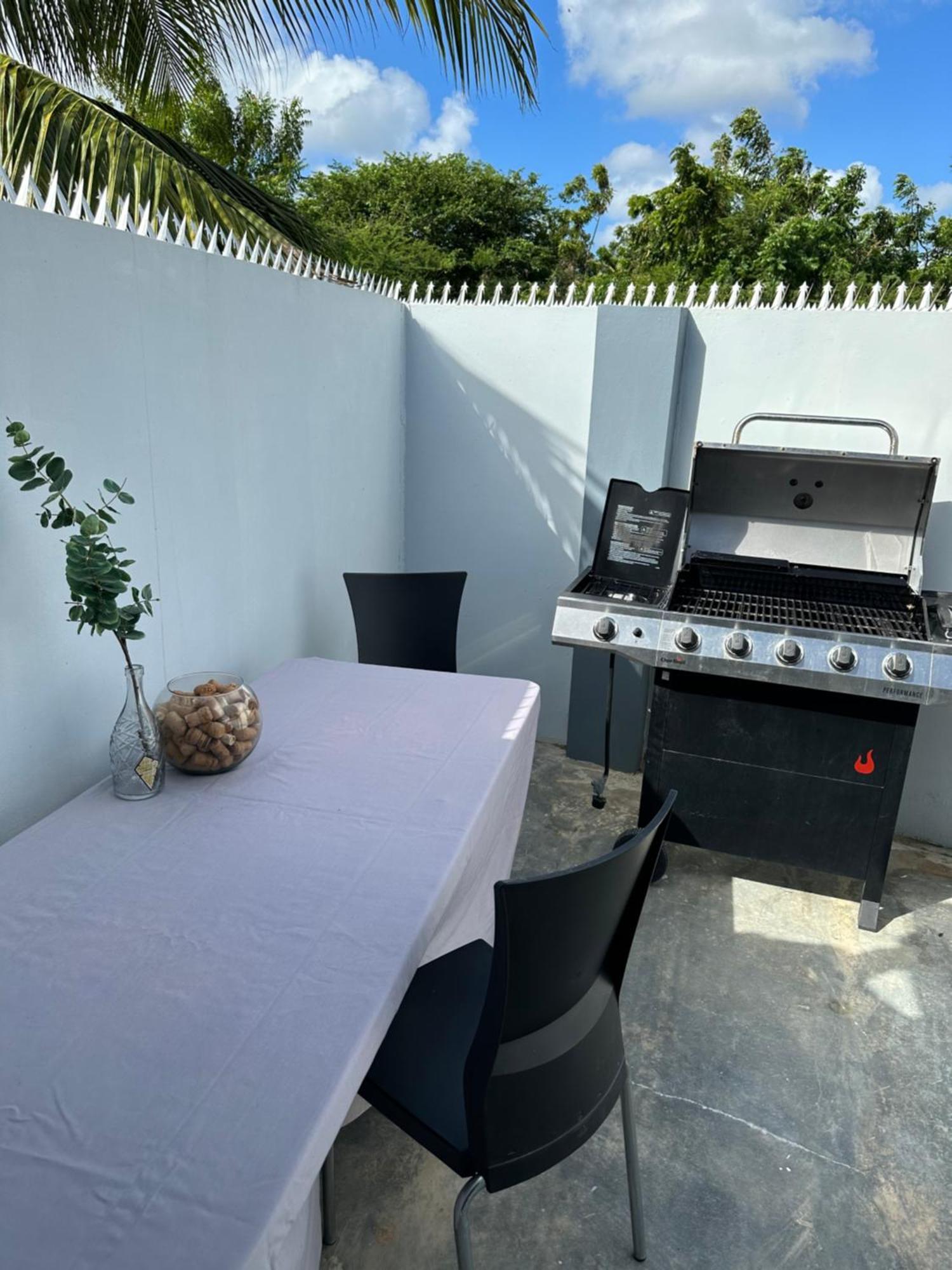 Villa Susanna 3 Bedroom 2 Bathroom House Sleeps 6Plus Willemstad Exterior photo